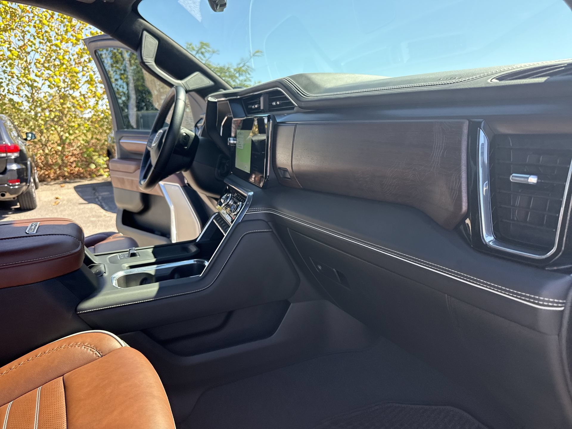Certified 2025 GMC Sierra 3500 Denali Ultimate AWD/4WD image 36