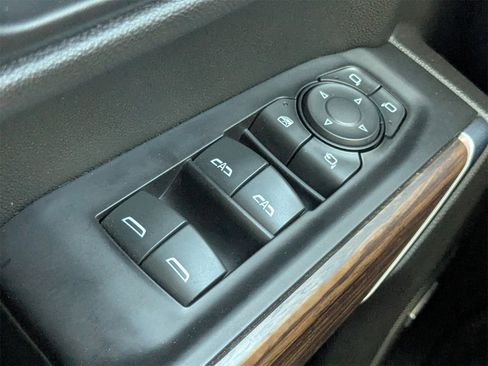 Used 2021 Chevrolet Silverado 1500 High Country w/ Technology Package image 25