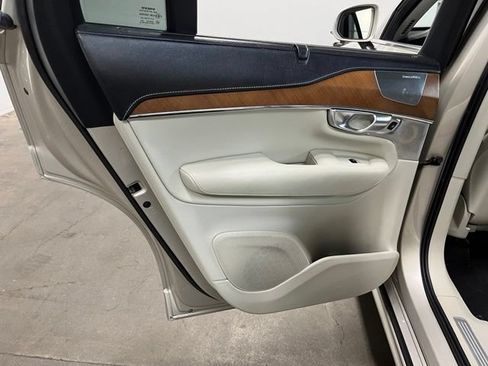 Used 2017 Volvo XC90 T6 Inscription w/ Vision Package AWD/4WD image 19