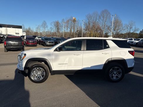 Used 2025 GMC Terrain Elevation image 2