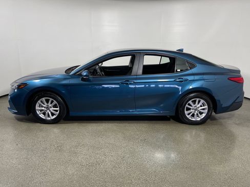 Used 2025 Toyota Camry LE FWD image 6