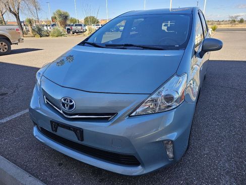 Used 2014 Toyota Prius V Three image 9
