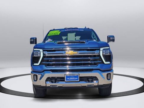 Used 2025 Chevrolet Silverado 3500 LTZ AWD/4WD image 5