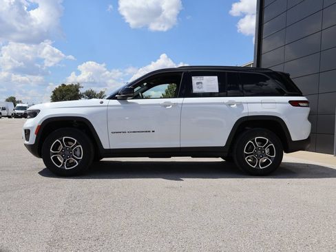 Used 2022 Jeep Grand Cherokee Trailhawk AWD/4WD image 2