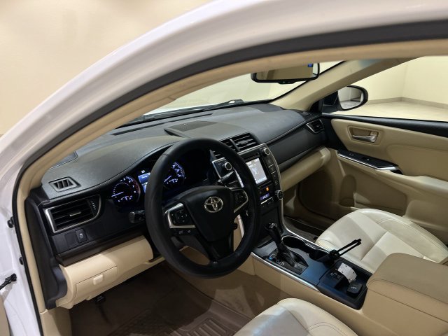 Used 2017 Toyota Camry XLE FWD image 9