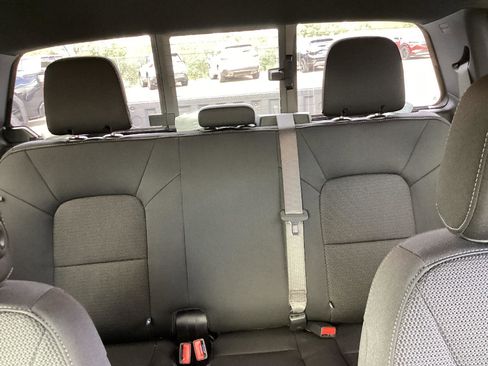 New 2025 GMC Canyon Elevation w/ Convenience Package image 14