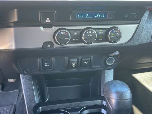 Used 2022 Toyota Tacoma SR5 image 21