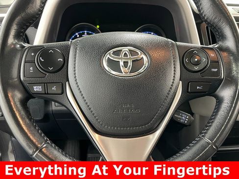 Used 2018 Toyota RAV4 XLE image 5