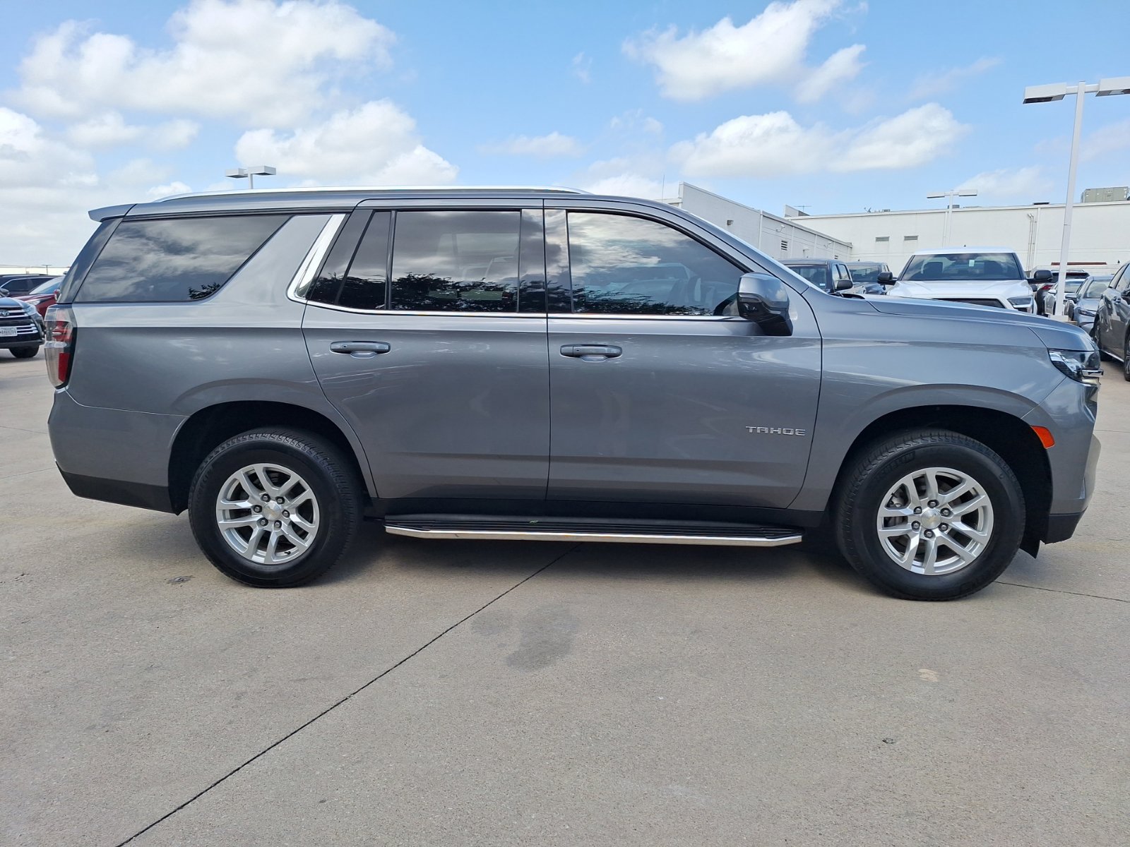 Used 2022 Chevrolet Tahoe LT w/ Luxury Package RWD image 7