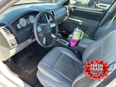 Used 2007 Chrysler 300 Touring w/ Comfort/Convenience Group RWD image 7