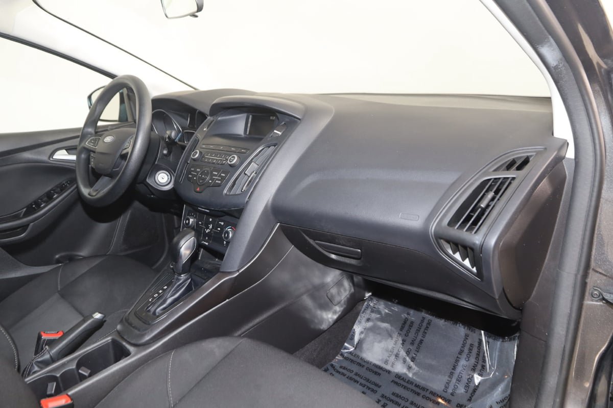 Used 2018 Ford Focus SE FWD image 29