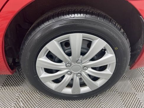 Used 2018 Toyota Corolla LE image 10