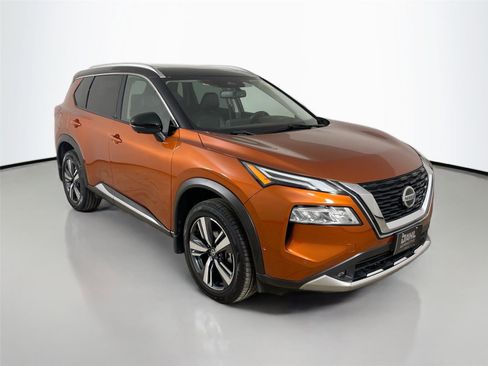 Used 2021 Nissan Rogue Platinum image 1