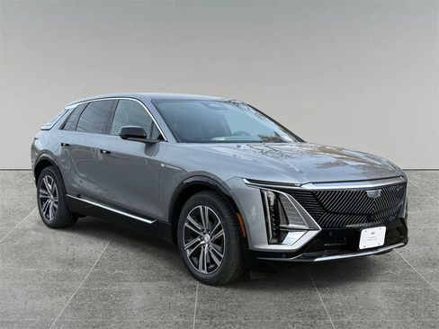 New 2026 Cadillac Lyriq Premium Luxury image 8