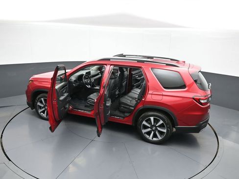 Used 2024 Honda Pilot Touring image 46