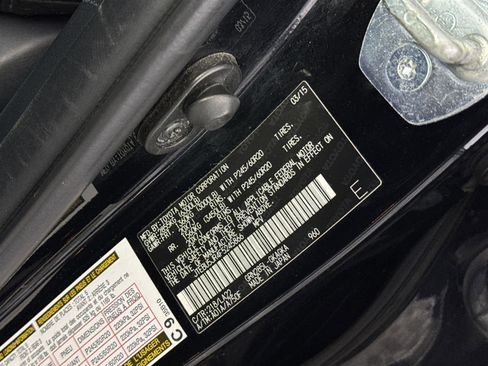 Used 2015 Toyota 4Runner Limited image 32