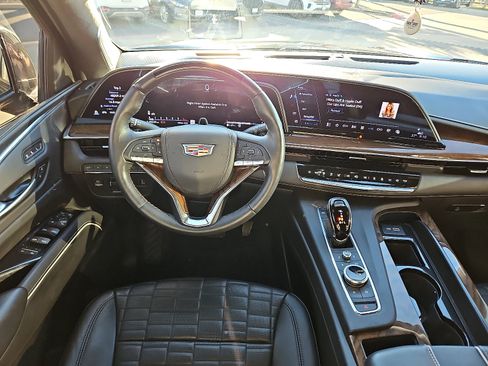 Used 2023 Cadillac Escalade Sport Platinum w/ LPO, ONYX Package image 9