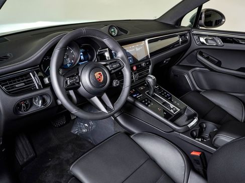 New 2026 Porsche Macan Turbo image 4