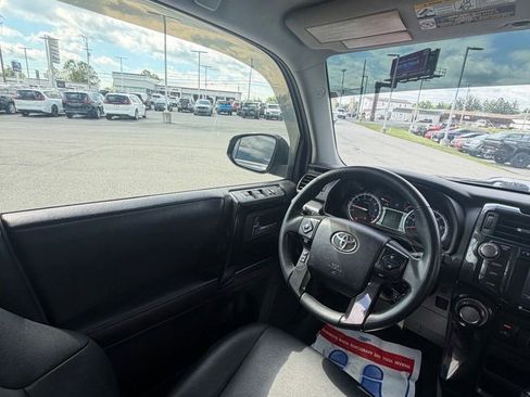 Used 2019 Toyota 4Runner TRD Off-Road Premium AWD/4WD image 13
