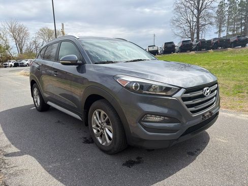 Used 2017 Hyundai Tucson SE Plus image 3