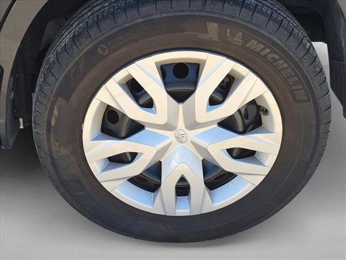 Used 2024 Toyota Corolla Cross L FWD image 16