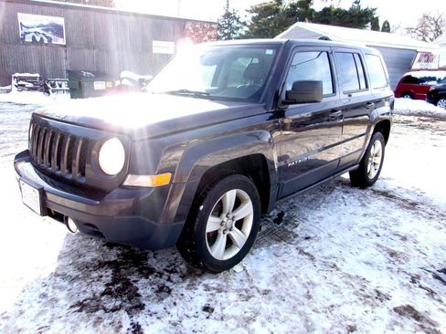Used 2014 Jeep Patriot Limited w/ Sun/Sound Group image 2