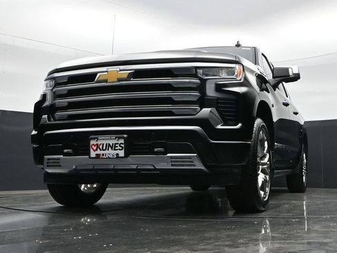 Used 2025 Chevrolet Silverado 1500 High Country AWD/4WD image 48