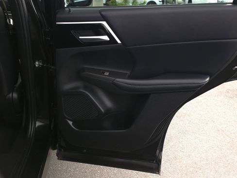 Used 2023 Mitsubishi Outlander SE image 28