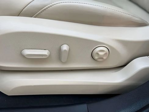 Used 2017 Buick Envision Essence image 46