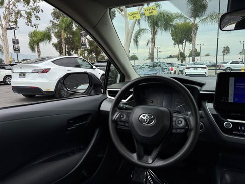 Used 2024 Toyota Corolla LE w/ LE Convenience Package FWD image 21