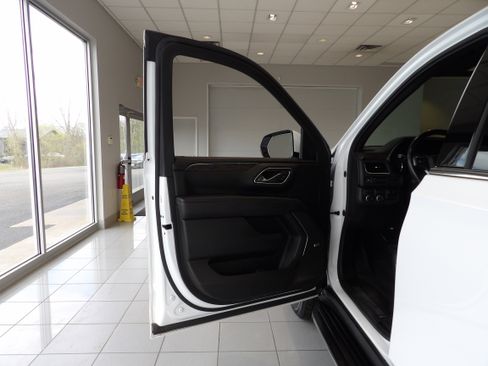 Used 2021 Chevrolet Tahoe LT w/ LT Signature Package AWD/4WD image 9