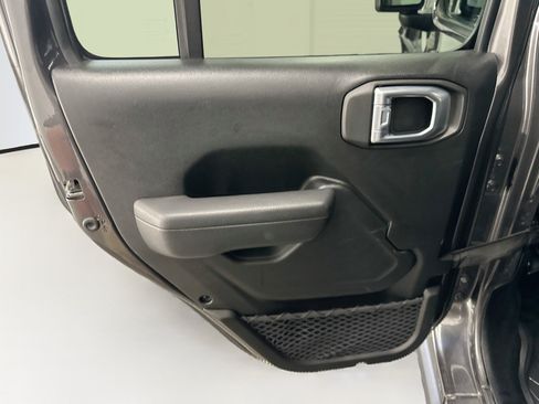 Used 2023 Jeep Wrangler Unlimited AWD/4WD image 27