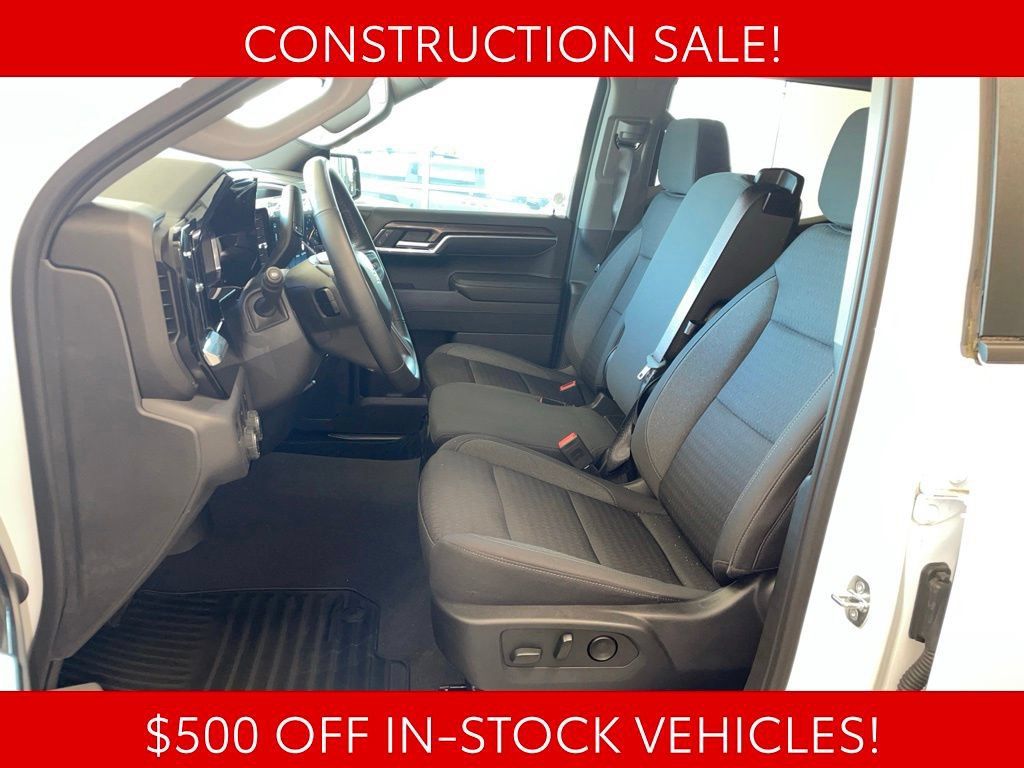 Used 2023 Chevrolet Silverado 1500 LT AWD/4WD image 8