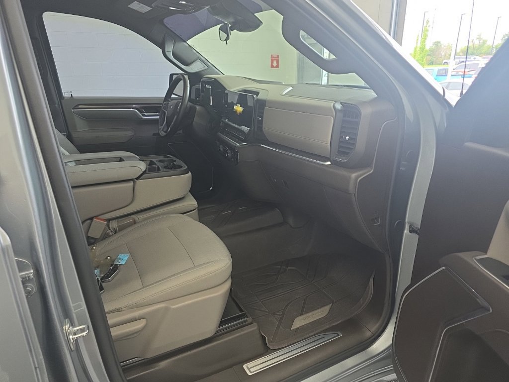 Used 2026 Chevrolet Silverado 1500 RST w/ RST Select Package AWD/4WD image 11