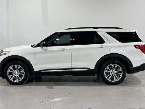 Used 2021 Ford Explorer XLT image 14