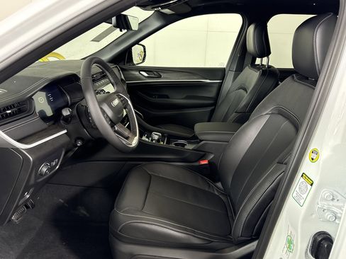 New 2026 Jeep Grand Cherokee L Limited image 9