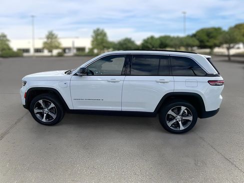 Used 2024 Jeep Grand Cherokee Limited 4xe w/ Luxury Tech Group II image 4