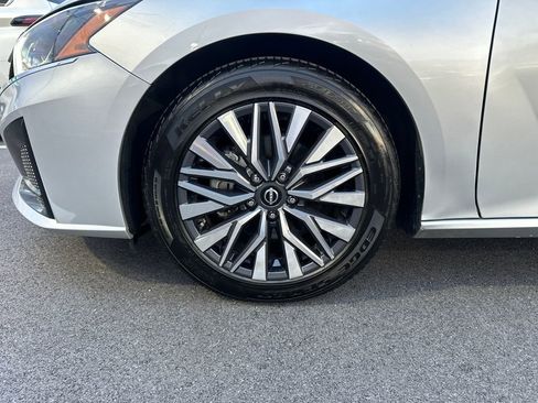 Used 2023 Nissan Altima 2.5 SV image 12