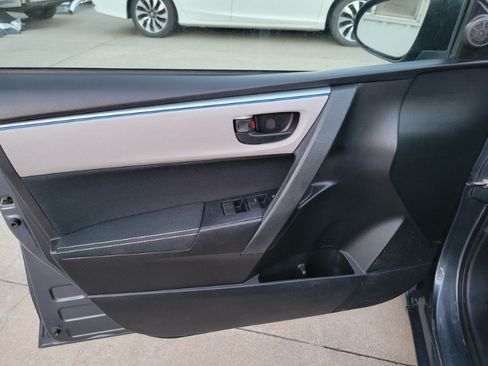 Used 2014 Toyota Corolla LE FWD image 17