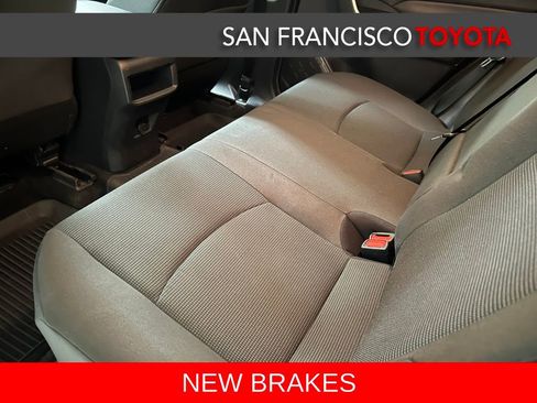 Used 2021 Toyota RAV4 LE image 15