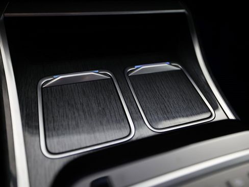 Used 2023 BMW i7 xDrive60 image 48