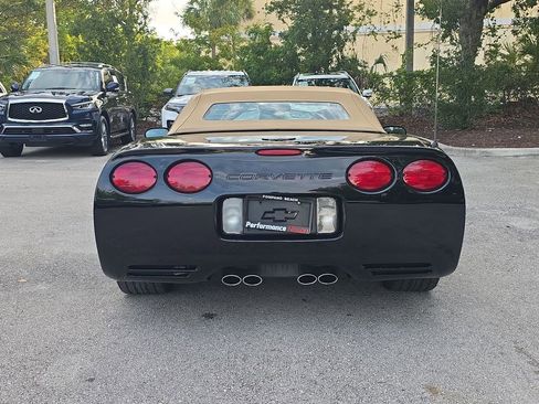 Used 2002 Chevrolet Corvette Convertible w/ Preferred Equipment Group2 RWD image 8