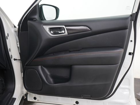 Used 2019 Nissan Pathfinder SV w/ Rock Creek Edition AWD/4WD image 9