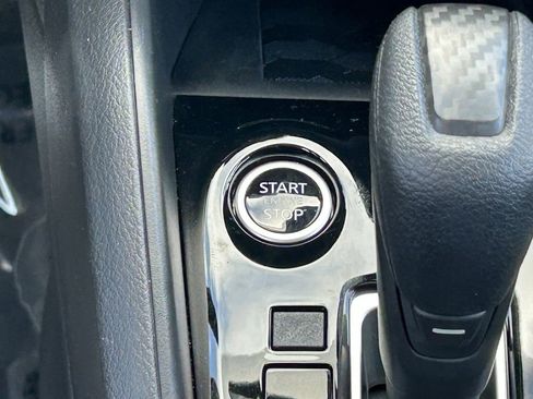 Used 2025 Nissan Versa SV w/ Trunk Package image 18