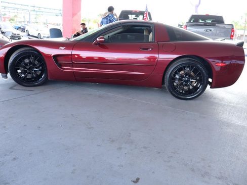 Used 2003 Chevrolet Corvette Coupe w/ Preferred Equipment Group RWD image 10