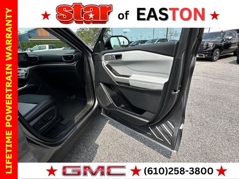 Used 2022 Ford Explorer XLT w/ Equipment Group 202A image 11