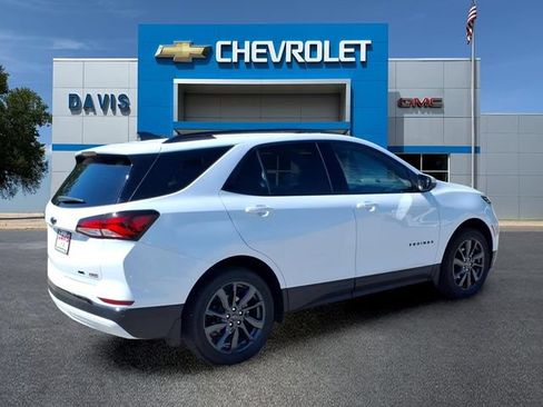 Used 2023 Chevrolet Equinox RS w/ RS Leather Package AWD/4WD image 3