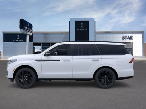 New 2025 Lincoln Navigator Reserve w/ Jet Appearance Package AWD/4WD image 3