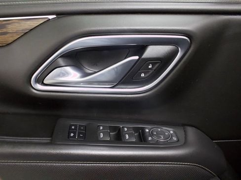 Used 2021 Chevrolet Suburban Premier image 12