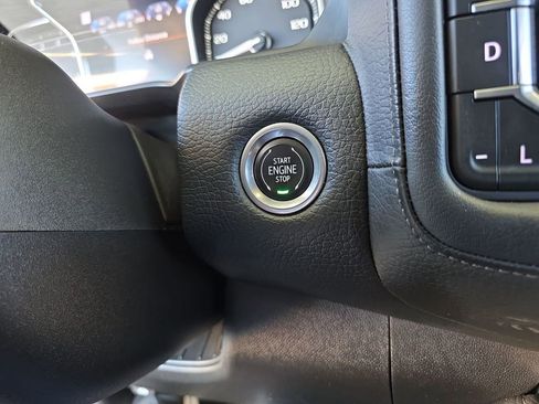 Used 2021 GMC Yukon Denali image 17